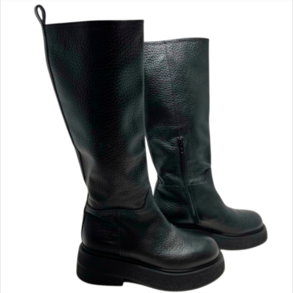 Chic Black Leather Heeled Boots